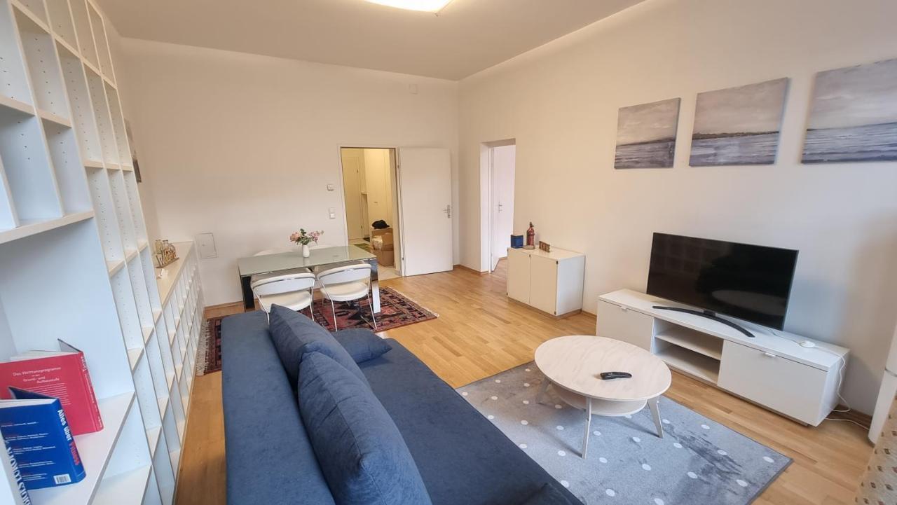 Sunny Apartment Next To Metro 1Br Bécs Kültér fotó