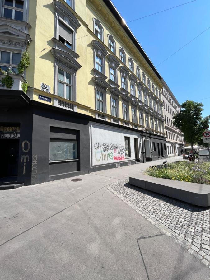 Sunny Apartment Next To Metro 1Br Bécs Kültér fotó