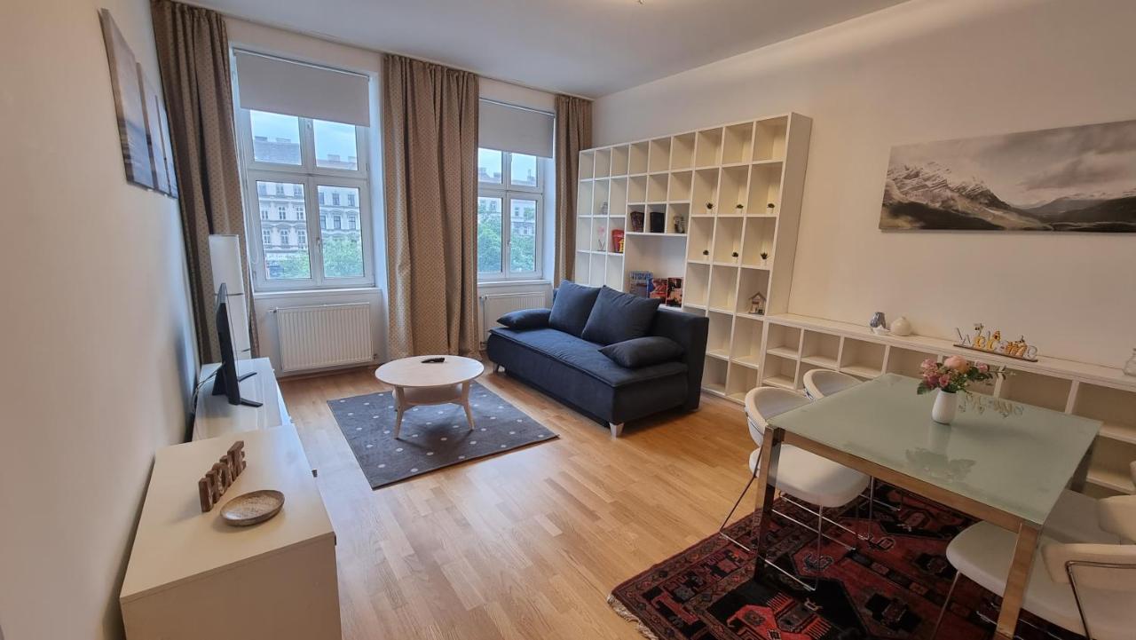 Sunny Apartment Next To Metro 1Br Bécs Kültér fotó