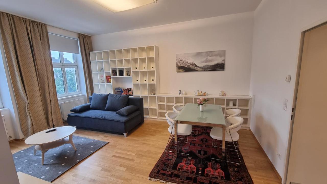 Sunny Apartment Next To Metro 1Br Bécs Kültér fotó