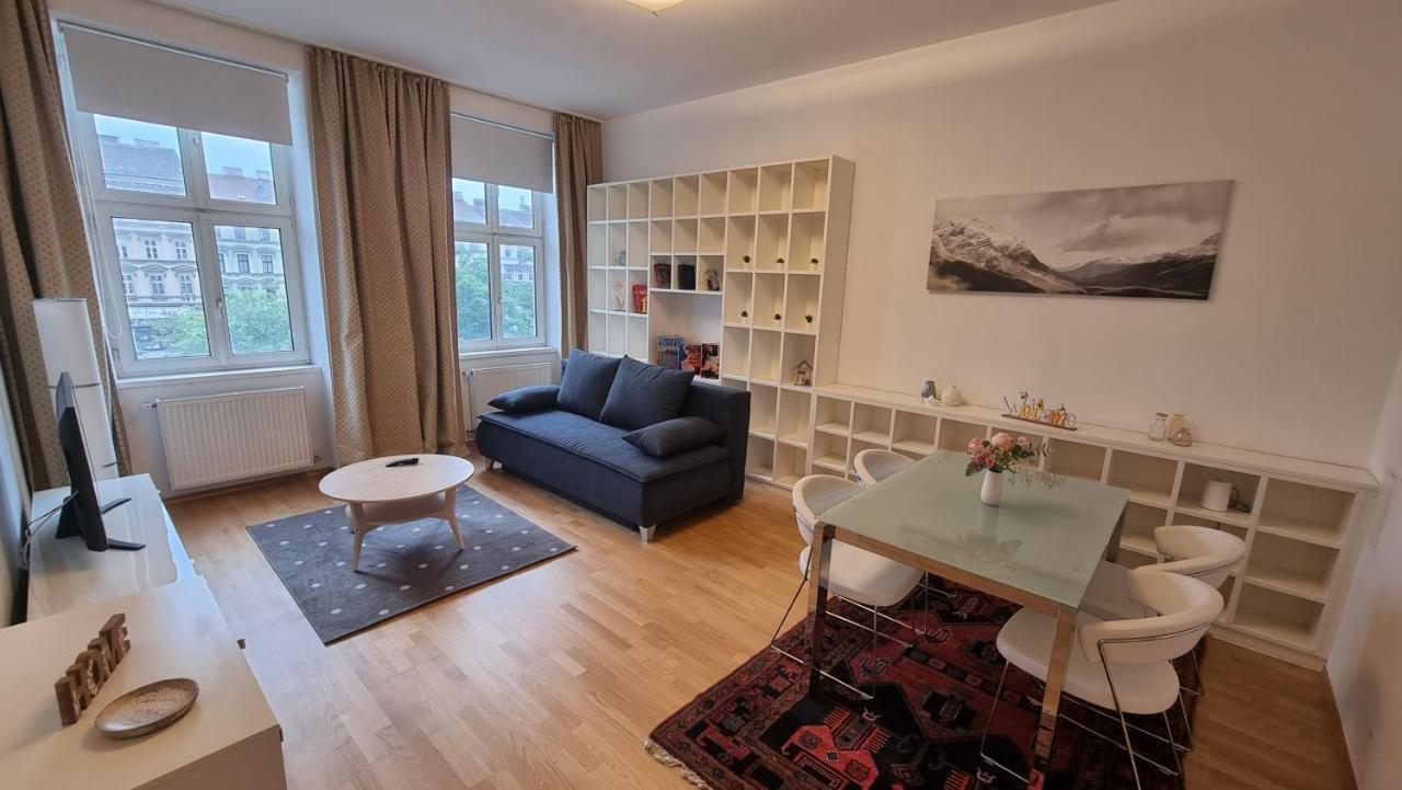Sunny Apartment Next To Metro 1Br Bécs Kültér fotó