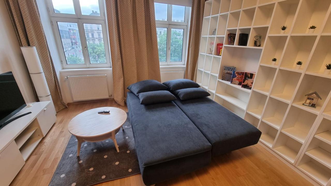 Sunny Apartment Next To Metro 1Br Bécs Kültér fotó