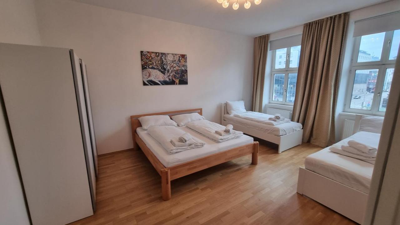 Sunny Apartment Next To Metro 1Br Bécs Kültér fotó