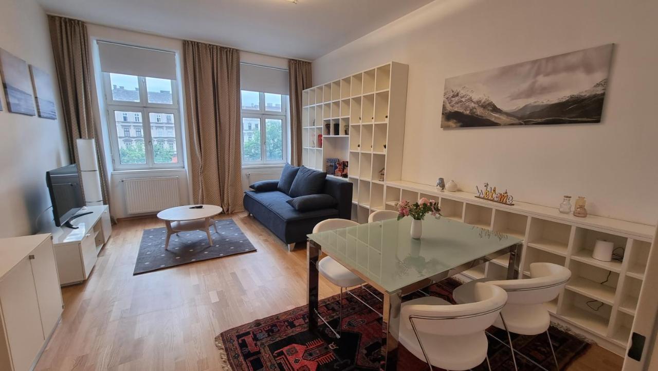 Sunny Apartment Next To Metro 1Br Bécs Kültér fotó
