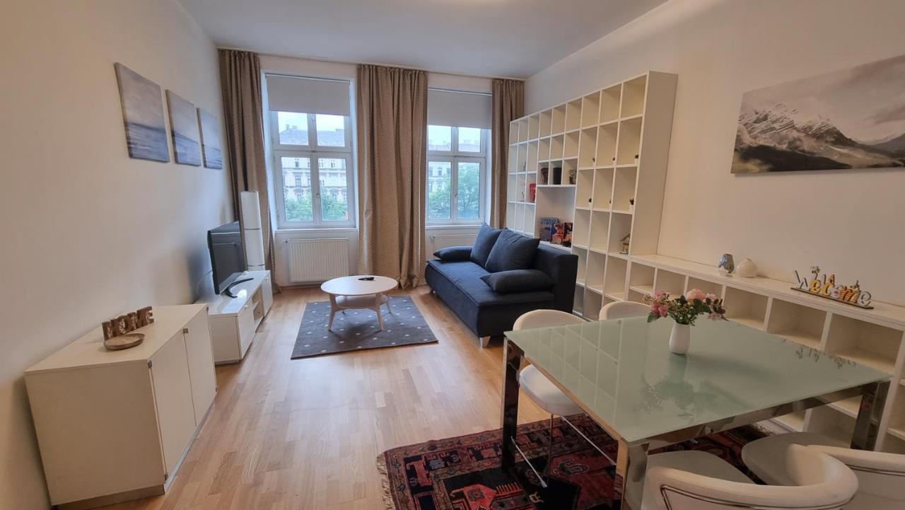 Sunny Apartment Next To Metro 1Br Bécs Kültér fotó
