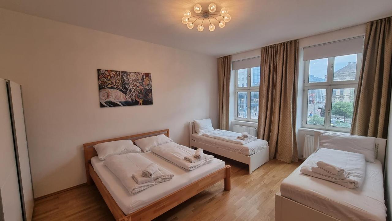 Sunny Apartment Next To Metro 1Br Bécs Kültér fotó
